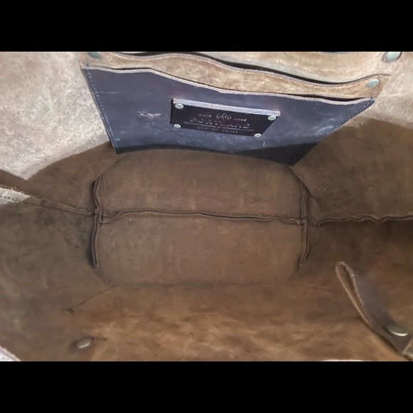 Elegant Brown Leather Tote Bag - Picture 3 of 6